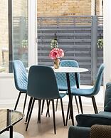West End Drury Lane Modern 3 Bedroom Apt