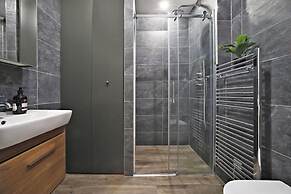 West End Drury Lane Modern 3 Bedroom Apt