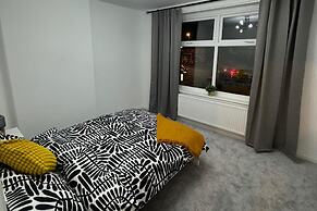 Manchester City Oasis - Spacious 5 Bedroom House