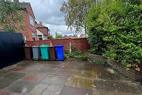 Manchester City Oasis - Spacious 5 Bedroom House