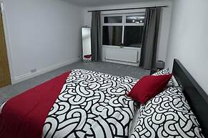 Manchester City Oasis - Spacious 5 Bedroom House
