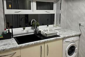 Manchester City Oasis - Spacious 5 Bedroom House