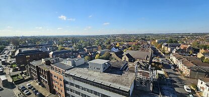 Modern & Lovely 2 Bed in London