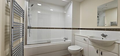 Modern & Lovely 2 Bed in London