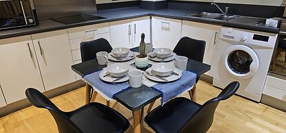 Modern & Lovely 2 Bed in London