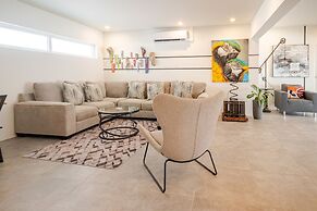 Modern Trestrapi Beach Villa 8 bed 8 Bath 2 Pools