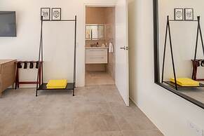 Modern Trestrapi Beach Villa 8 bed 8 Bath 2 Pools