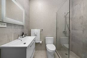 Modern Trestrapi Beach Villa 8 bed 8 Bath 2 Pools