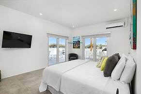 Modern Trestrapi Beach Villa 8 bed 8 Bath 2 Pools