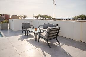 Modern Trestrapi Beach Villa 8 bed 8 Bath 2 Pools