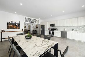 Modern Trestrapi Beach Villa 8 bed 8 Bath 2 Pools