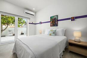 Modern Trestrapi Beach Villa 8 bed 8 Bath 2 Pools