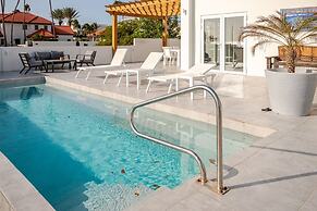 Modern Trestrapi Beach Villa 8 bed 8 Bath 2 Pools