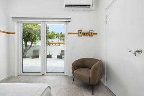 Modern Trestrapi Beach Villa 8 bed 8 Bath 2 Pools