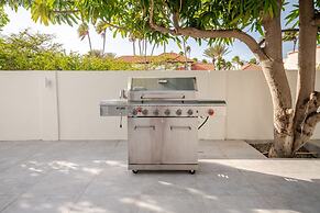 Modern Trestrapi Beach Villa 8 bed 8 Bath 2 Pools