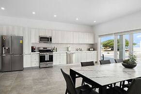 Modern Trestrapi Beach Villa 8 bed 8 Bath 2 Pools