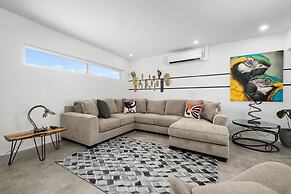 Modern Trestrapi Beach Villa 8 bed 8 Bath 2 Pools