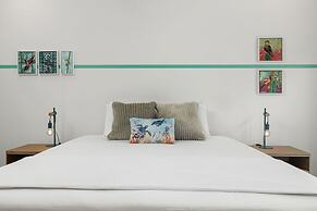 Modern Trestrapi Beach Villa 8 bed 8 Bath 2 Pools