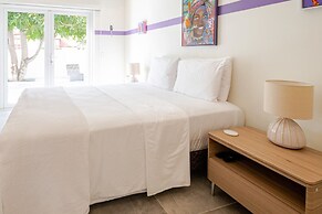 Modern Trestrapi Beach Villa 8 bed 8 Bath 2 Pools