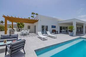 Modern Trestrapi Beach Villa 8 bed 8 Bath 2 Pools