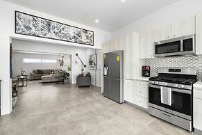 Modern Trestrapi Beach Villa 8 bed 8 Bath 2 Pools