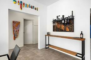 Modern Trestrapi Beach Villa 8 bed 8 Bath 2 Pools