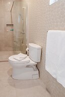 Modern Trestrapi Beach Villa 8 bed 8 Bath 2 Pools