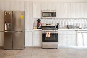 Modern Trestrapi Beach Villa 8 bed 8 Bath 2 Pools