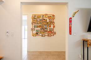 Modern Trestrapi Beach Villa 8 bed 8 Bath 2 Pools