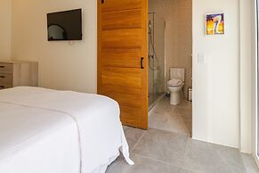 Modern Trestrapi Beach Villa 8 bed 8 Bath 2 Pools