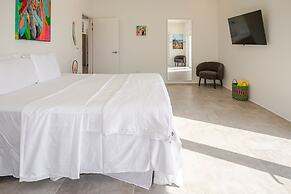 Modern Trestrapi Beach Villa 8 bed 8 Bath 2 Pools