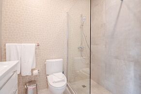 Modern Trestrapi Beach Villa 8 bed 8 Bath 2 Pools