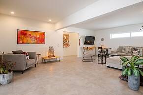 Modern Trestrapi Beach Villa 8 bed 8 Bath 2 Pools