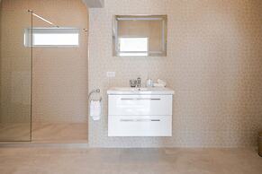 Modern Trestrapi Beach Villa 8 bed 8 Bath 2 Pools