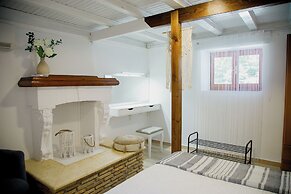 IRIS' Garden Retreat