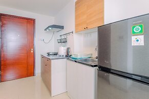 Cozy And Warm Studio At West Vista Apartment