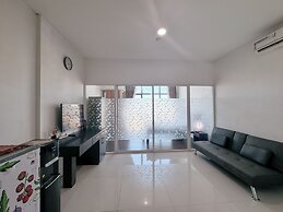 Good Location And Relaxing 1Br Apartment At Aryaduta Residence