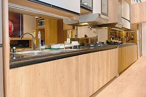 Wonderful And Homey 1Br Apartment The Empyreal Epicentrum Kuningan