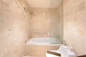 Wonderful And Homey 1Br Apartment The Empyreal Epicentrum Kuningan