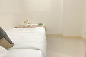 Comfort Living 2Br Green Pramuka City Near Mall Apartment