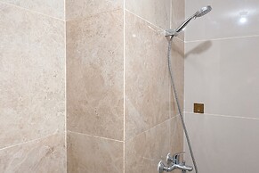 Cozy And Good Place 2Br Transpark Cibubur Apartment