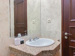 Spacious And Modern Look 3Br Bellezza Apartment