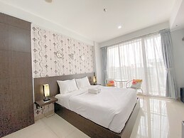 Tranquil Studio Room At Dago Suites Apartment