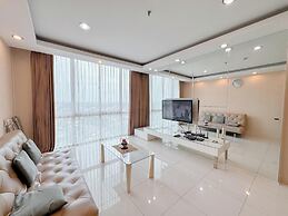 Restful And Simple 2Br At The Via And The Vue Apartment