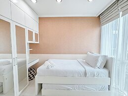 Restful And Simple 2Br At The Via And The Vue Apartment