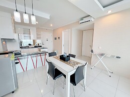 Restful And Simple 2Br At The Via And The Vue Apartment