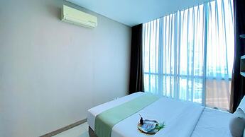 Homey Combined 3Br With Working Room At Gp Plaza Apartment