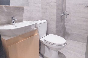 Homey And Good Place 2Br At Collins Boulevard Apartment