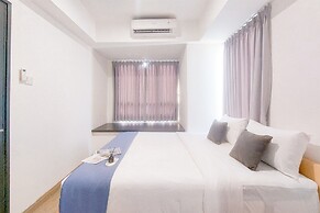 Homey And Good Place 2Br At Collins Boulevard Apartment