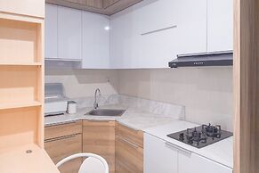 Homey And Good Place 2Br At Collins Boulevard Apartment